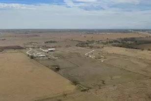 735 County Road 304, Jarrell, TX 76537 - Photo 38