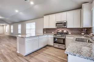 225 Trailside Ln, Bastrop, TX 78602 - Photo 2