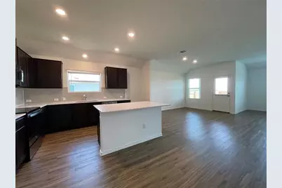 211 Coventry Drive, Hutto, TX 78634 - Photo 2