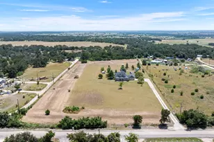 913 Co Rd 220, Florence, TX 76527 - Photo 38
