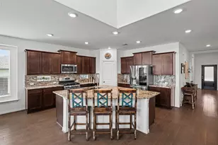 114 Fortuna Ct, Liberty Hill, TX 78642 - Photo 4