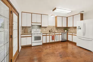 5108 N Hearsey Dr, Austin, TX 78744 - Photo 6