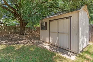 5108 N Hearsey Dr, Austin, TX 78744 - Photo 18
