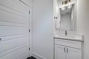 2405 E 11th St, Austin, TX 78702 - Photo 20