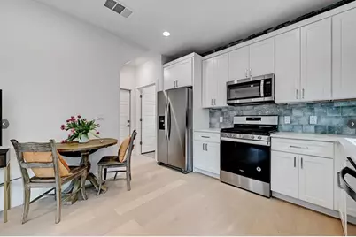 2405 E 11th Street #2, Austin, TX 78702 - Photo 12