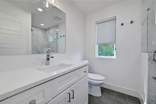 2405 E 11th St, Austin, TX 78702 - Photo 18