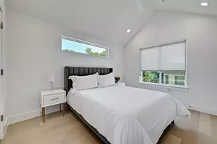 2405 E 11th St, Austin, TX 78702 - Photo 14