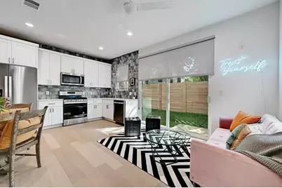 2405 E 11th Street #2, Austin, TX 78702 - Photo 8