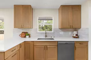 3506 Colmenero Cir, Austin, TX 78741 - Photo 6