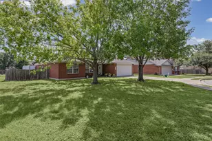 1313 Laurelleaf Dr, Pflugerville, TX 78660 - Photo 2