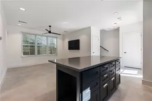 408 W 38 1/2 St, Austin, TX 78705 - Photo 18