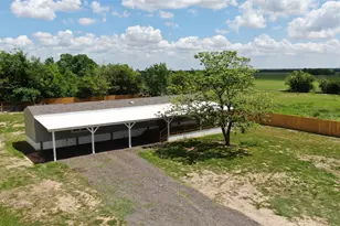 335 Co Rd 352, Gause, TX 77857 - Photo 2