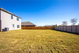 14201 Prairie Sod Ln, Elgin, TX 78621 - Photo 30