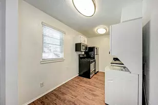 2401 Manor Rd, Austin, TX 78722 - Photo 12