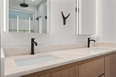 2104 E 2nd Street #1, Austin, TX 78702 - Photo 18