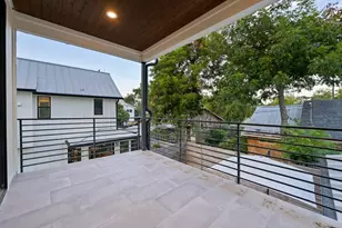 2104 E 2nd St, Austin, TX 78702 - Photo 24