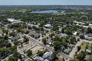 2104 E 2nd St, Austin, TX 78702 - Photo 36