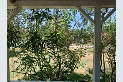 105 Tom Tom, Smithville, TX 78957 - Photo 6