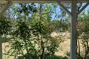 105 Tom Tom, Smithville, TX 78957 - Photo 6