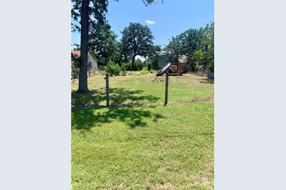 105 Tom Tom, Smithville, TX 78957 - Photo 2