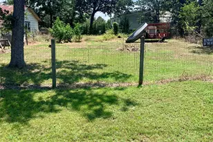 105 Tom Tom, Smithville, TX 78957 - Photo 2
