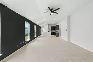 308 Black Opal Dr, Jarrell, TX 76537 - Photo 4