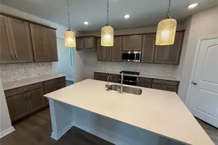 237 Leeland Dr, Liberty Hill, TX 78642 - Photo 10