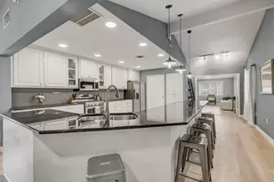 2104 W 10th St, Austin, TX 78703 - Photo 8