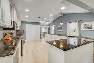 2104 W 10th St, Austin, TX 78703 - Photo 10