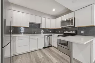 935 La Posada Dr, Austin, TX 78752 - Photo 10