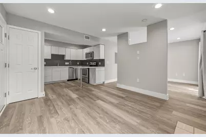 935 La Posada Drive #144, Austin, TX 78752 - Photo 2