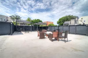 935 La Posada Dr, Austin, TX 78752 - Photo 28