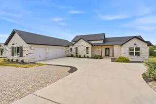 1326 Via Principale Dr, New Braunfels, TX 78132 - Photo 2