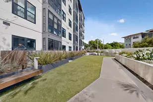800 Embassy Dr, Austin, TX 78702 - Photo 4