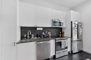 800 Embassy Dr, Austin, TX 78702 - Photo 14