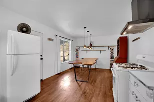 1607 E 4th St, Taylor, TX 76574 - Photo 8