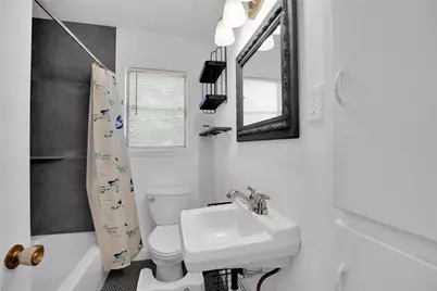 1607 E 4th Street, Taylor, TX 76574 - Photo 10