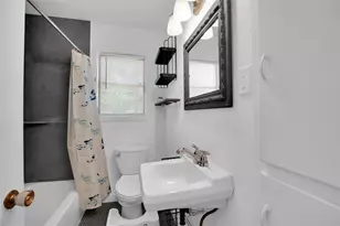 1607 E 4th St, Taylor, TX 76574 - Photo 10