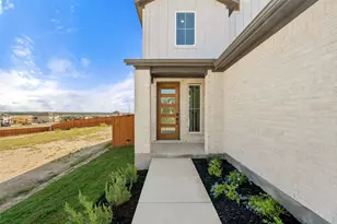 220 High Vly Dr, Liberty Hill, TX 78642 - Photo 4