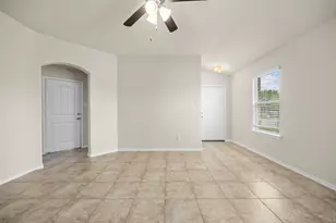 101 Plata Ln, Jarrell, TX 76537 - Photo 4