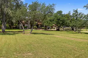 502 S Lariat Cir, Dripping Springs, TX 78620 - Photo 4