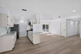 2703 Princeton Dr, Austin, TX 78741 - Photo 6