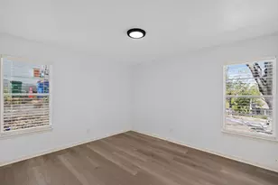 2703 Princeton Dr, Austin, TX 78741 - Photo 16