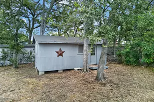 2703 Princeton Dr, Austin, TX 78741 - Photo 24