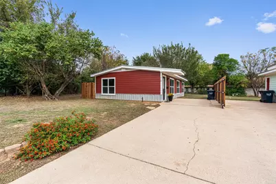 718 Hunter Drive, Rockdale, TX 76567 - Photo 4
