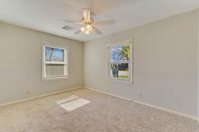 106 Hudgins Street, Smithville, TX 78957 - Photo 18