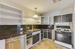 106 Hudgins St, Smithville, TX 78957 - Photo 8