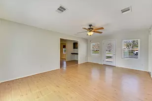 106 Hudgins St, Smithville, TX 78957 - Photo 12