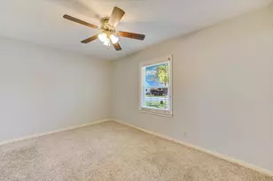 106 Hudgins St, Smithville, TX 78957 - Photo 16