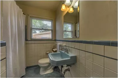 2111 W 10th Street, Austin, TX 78703 - Photo 14